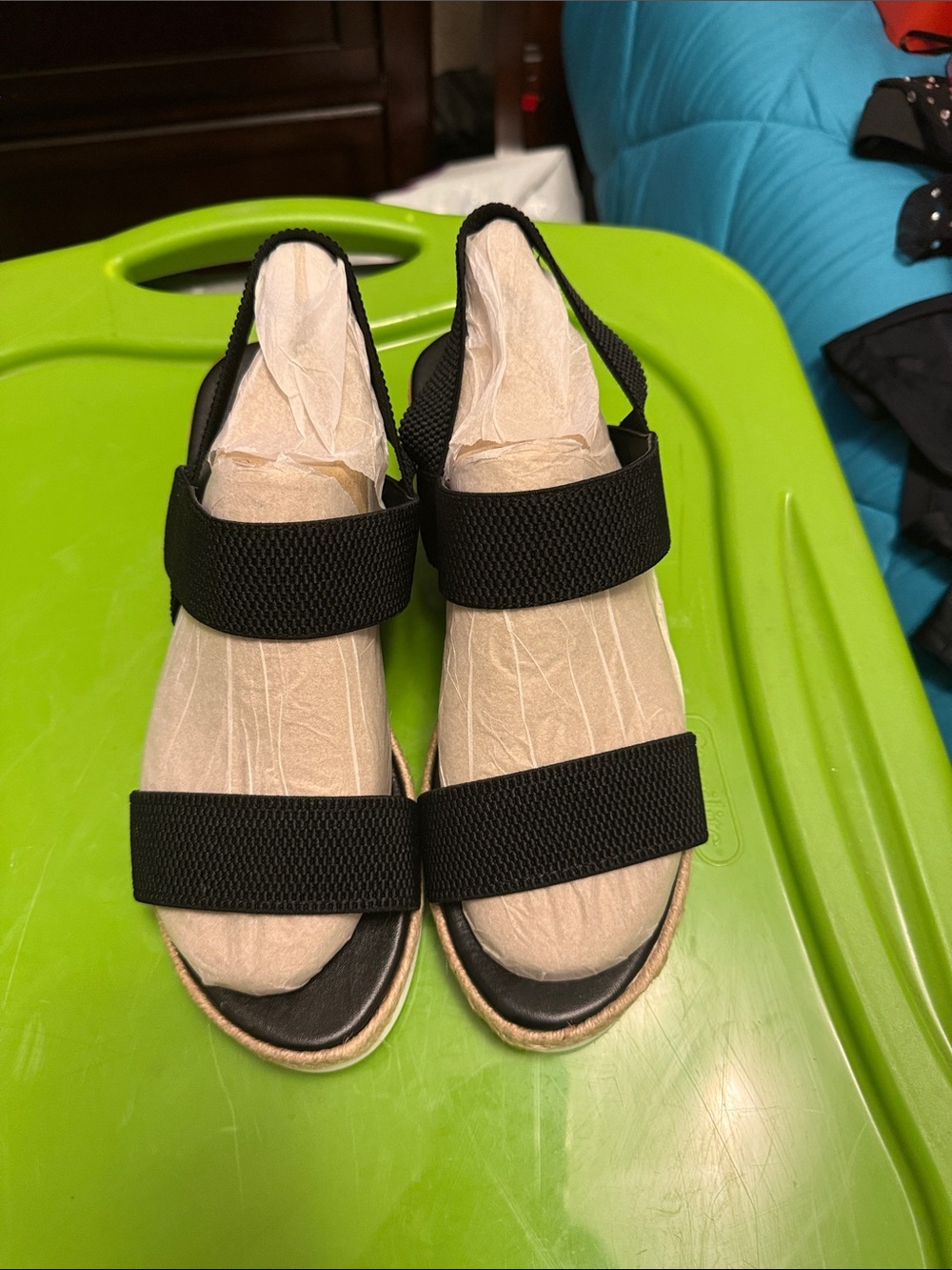 Women’s black elastic strap platform wedge size 9 New